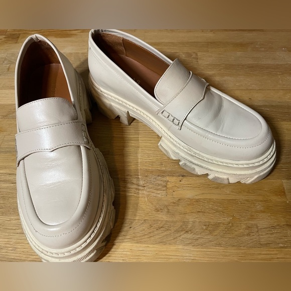 ALOHAS Cream Platform Loafers - Picture 1 of 10